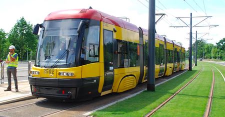Warszawa. Trasa na Winnicę zaprasza. Tory i jezdnia na Światowida zrobione