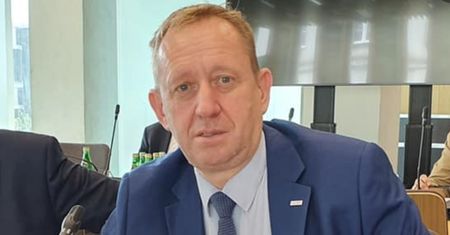 Kontrola w gospodarstwie ministra PiS. W stawie trzy martwe konie