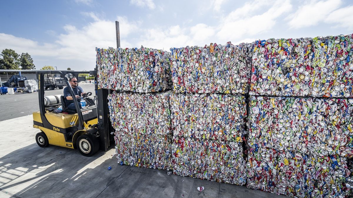 Recycling in California
COSTA MESA, CA - July 14: A recycling technician loads an 800 pound block of compressed aluminum cans at OCC Recycling Center in Costa Mesa, CA on Thursday, July 14, 2022. Experts say Californias 35-year-old recycling system has been falling apart and leading to a drop in recycling rates in recent years. (Photo by Paul Bersebach/MediaNews Group/Orange County Register via Getty Images)
MediaNews Group/Orange County Re