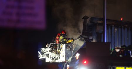 Pożar hali w Rybniku. Z ogniem walczyło kilkudziesięciu strażaków