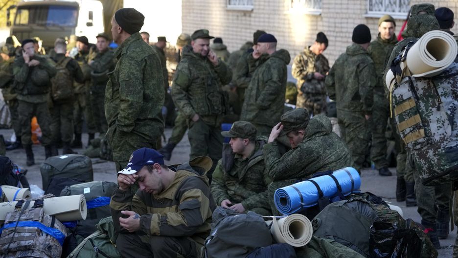 Partial mobilization in Russia
MOSCOW, RUSSIA - OCTOBER 10: Russian citizens drafted during the partial mobilization are seen being dispatched to combat coordination areas after a military call-up for the Russia-Ukraine war in Moscow, Russia on October 10, 2022. Stringer / Anadolu Agency/ABACAPRESS.COM 
Dostawca: PAP/Abaca
AA/ABACA
2022, October, Russia, Russia-Ukraine war, Ukraine, war, combat coordination areas, coordination areas, drafted citizens, drafted men, military call-up, military mobilization, mobilization, Moscow, Partial mobilization, Russian citizens, Russia's partial mobilization