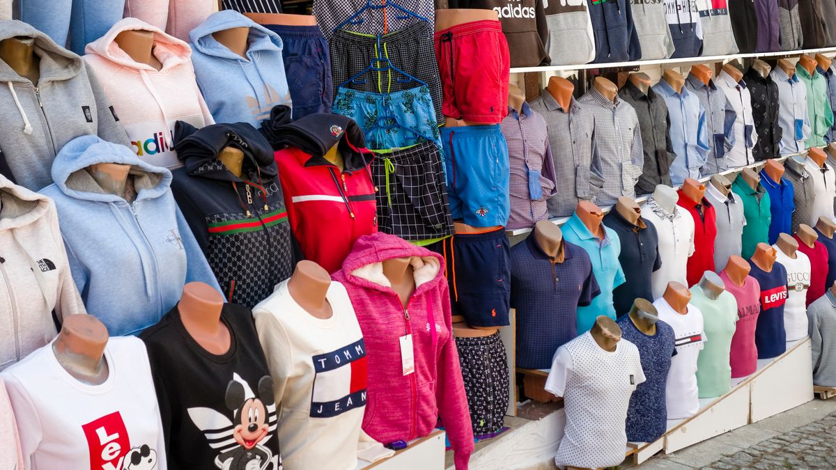 Lokalne targi w Tunezji zalane są podróbkami