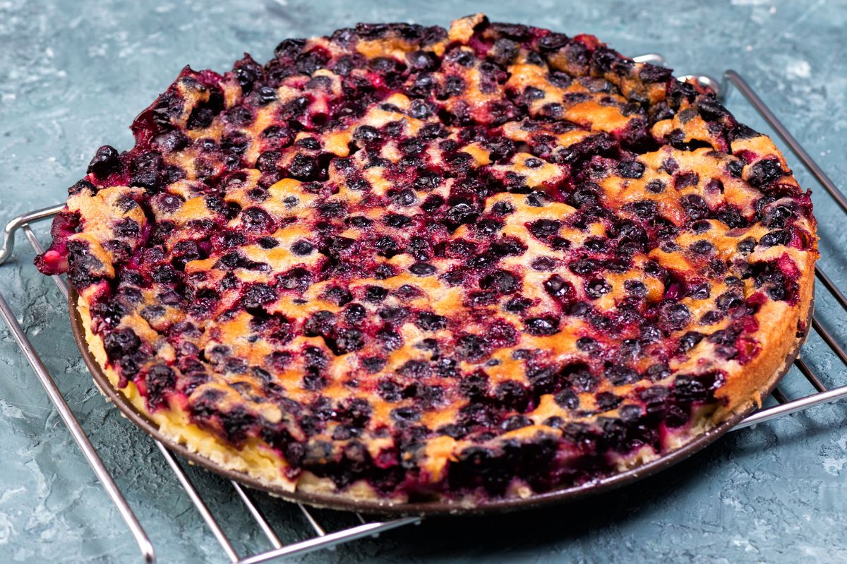 As soon as currants appear, I make this dessert. I got the recipe from a friend in France.