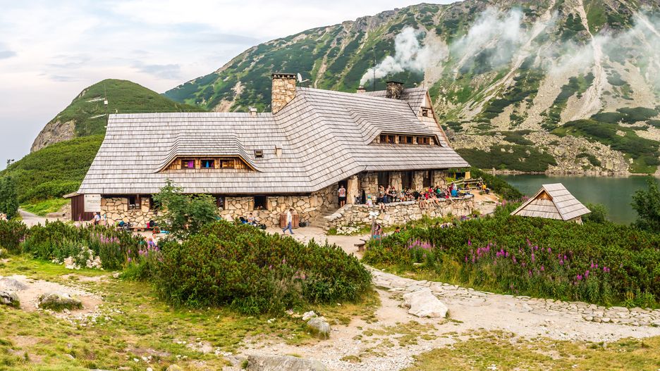 Schronisko w Dolinie Pięciu Stawów Polskich 