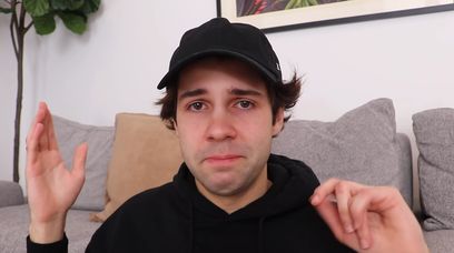 David Dobrik wreszcie przeprasza skrzywdzone kobiety tak, jak powinien