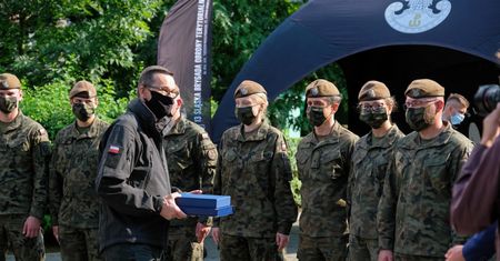 Koronawirus w Polsce. Żołnierze na wojnie z pandemią