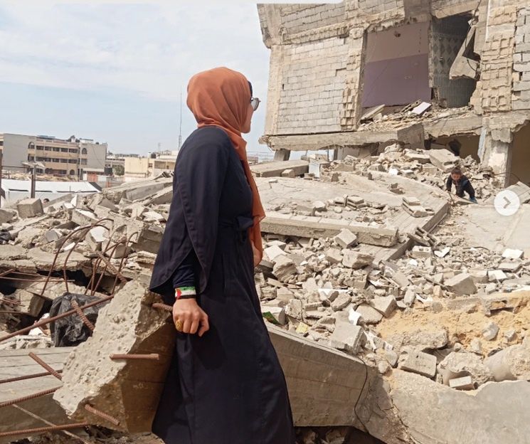 Noor Al-Shana w zbombardowanej Strefie Gazy