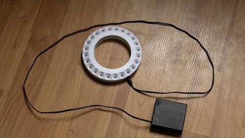 24 LED + 4 baterie AA = lampa pierścieniowa 1