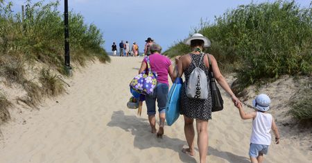 Towarzyski ostracyzm? "Podobno nikt nie chce niańczyć samotnej matki i jej dziecka"