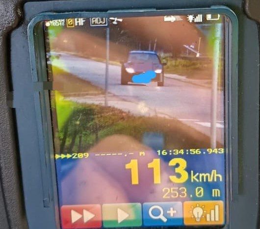 51-latek pędził przez Osiek-Włostybory 113 km/h. Stracił prawo jazdy i zapłaci wysoki mandat