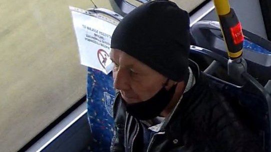 Częstochowa. Policja prosi o kontakt osoby mogące pomóc w ustaleniu tożsamości tego mężczyzny.