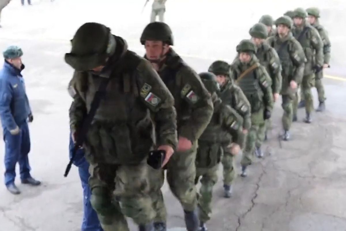 "Siły pokojowe" opuszczają Kazachstan. Setki rosyjskich żołnierzy wracają do kraju