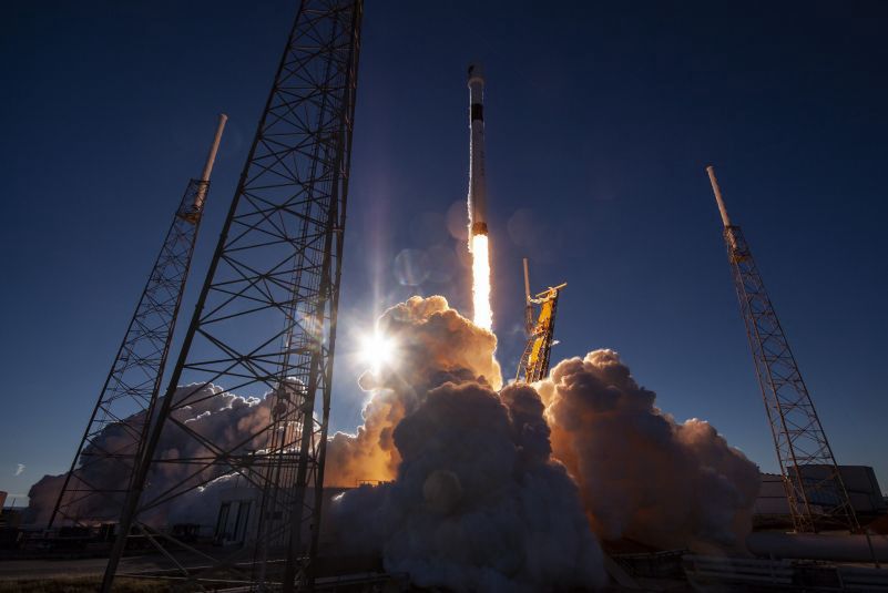 SpaceX Falcon 9 będzie widoczny dziś nad Polską. To pierwszy taki przelot