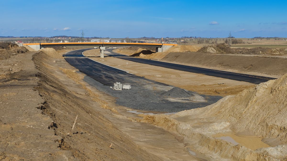 GDDKiA zapowiada przetargi na ponad 250 km nowych dróg 