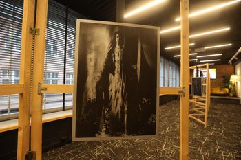 Katowice: Sacrum i technologiczne profanum. Wystawa Bartosza Dominika