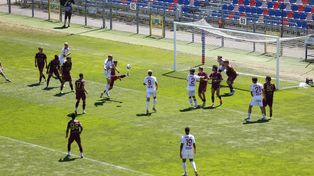 Raków Częstochowa - Piast Gliwice. Sparing drużyn PKO Ekstraklasy w ekstremalnym upale. Zobacz zdjęcia i wideo z golami
