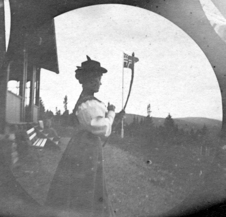 Carl Størmer robił zdjęcia z ukrycia w XIX wieku. Czy był pierwszym fotografem ulicznym? 23