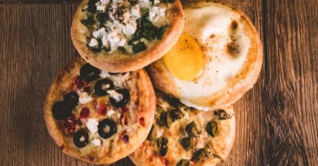 Międzynarodowy dzień pizzy. Przepis na cztery mini pizze