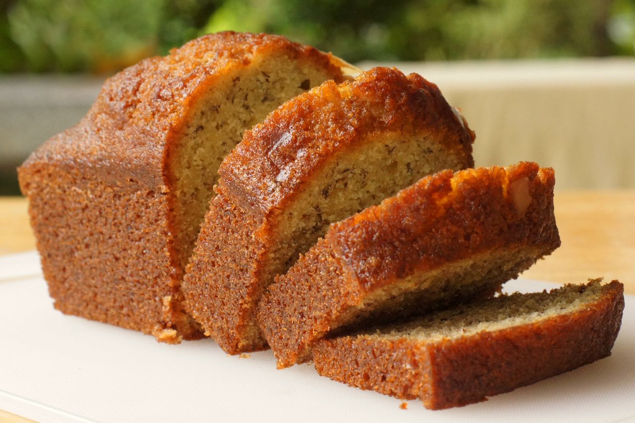 Wlej do mąki i wyrób ciasto. Po upieczeniu będziesz mieć pyszny chlebek