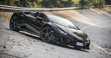 Odebrał lamborghini z salonu. Po kilku godzinach zarekwirowała je duńska policja