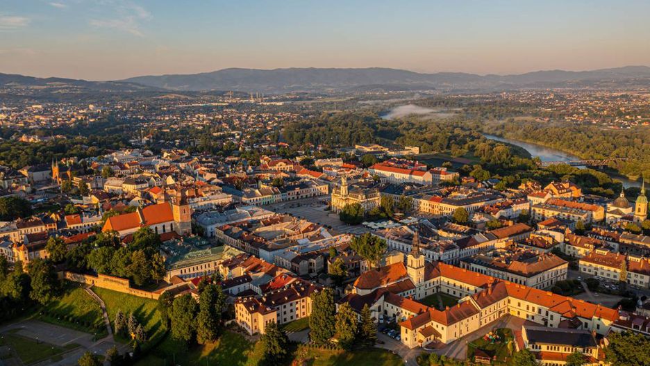 rynek, centrum, szling, dron, dji, architektura, krajobraz, ulica, miejski, miasteczko, krajobraz miasta, dom, budowa, ratusz, stret, na ulicy, gród, antena, city, dach, stary, poland, polska