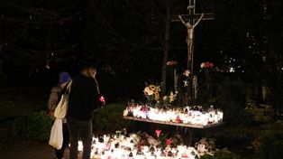 Kraków: Wieczór światła. Pierwsze znicze zapłonęły na nekropoliach