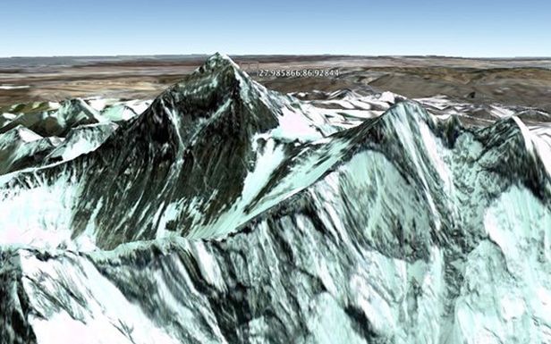 Mount Everest (Fot. Google Earth)