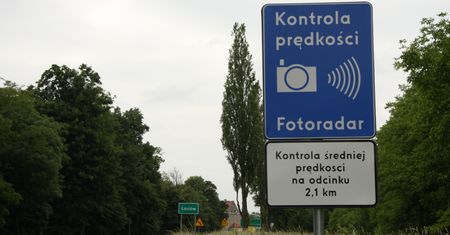 "Maszynki do pieniędzy i protezy". Lokalizacja odcinkowego pomiaru średniej prędkości nie zawsze ma sens
