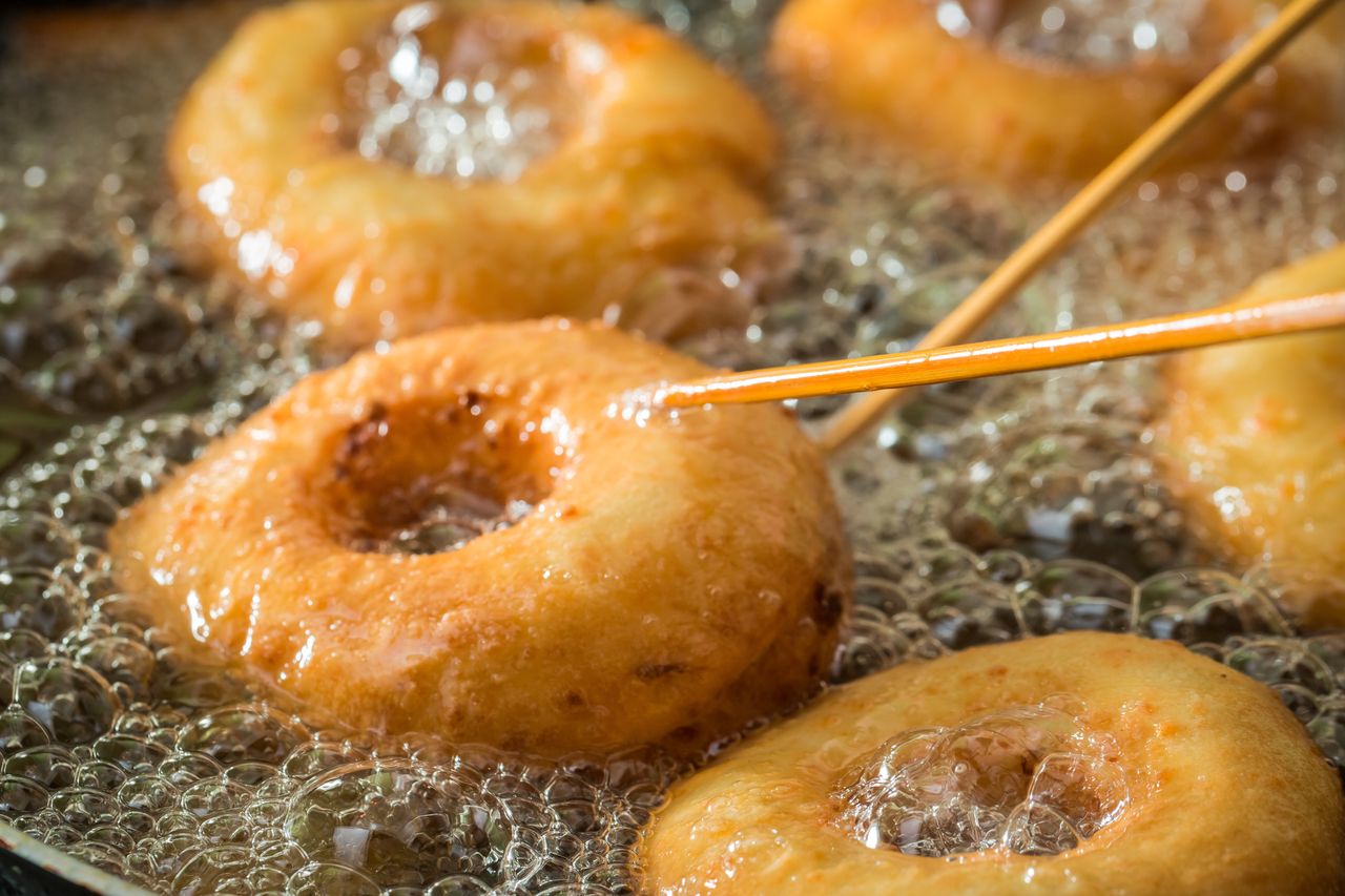 Unlock perfect doughnuts: The chopstick trick you need