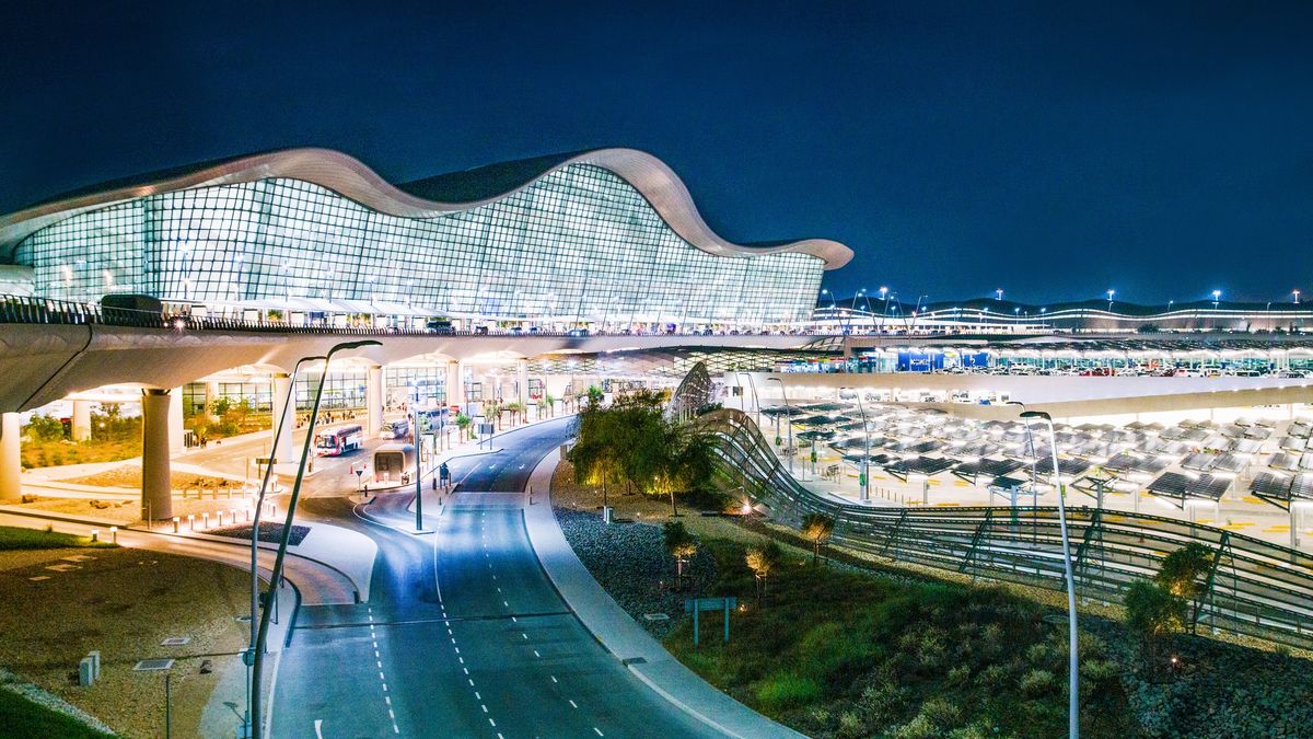 Lotnisko w Abu Zabi powoli wznawia loty