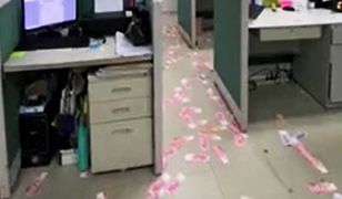 Pracownicy zbierali pieniądze w biurze. Do sieci trafiło nagranie