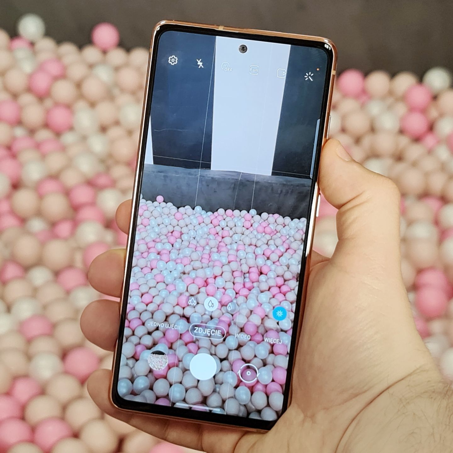 Samsung Galaxy S20 FE to murowany hit. Pierwsze wrażenia i zdjęcia z aparatu 2
