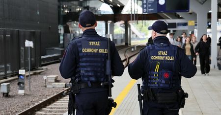Nowe uprawnienia Straży Ochrony Kolei. Projekt mówi m.in. o broni palnej
