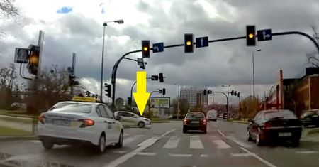 Nagranie z Bydgoszczy. Brawa dla instruktora w "elce"