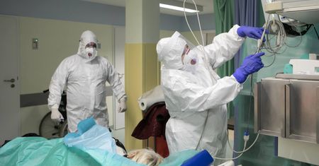 Koronawirus i problemy szpitali. "Korzystamy ze starych butli tlenowych. Robimy, co się da"