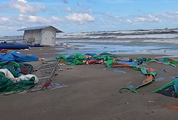Smutny widok po sztormie. Nie tak powinna wyglądać plaża