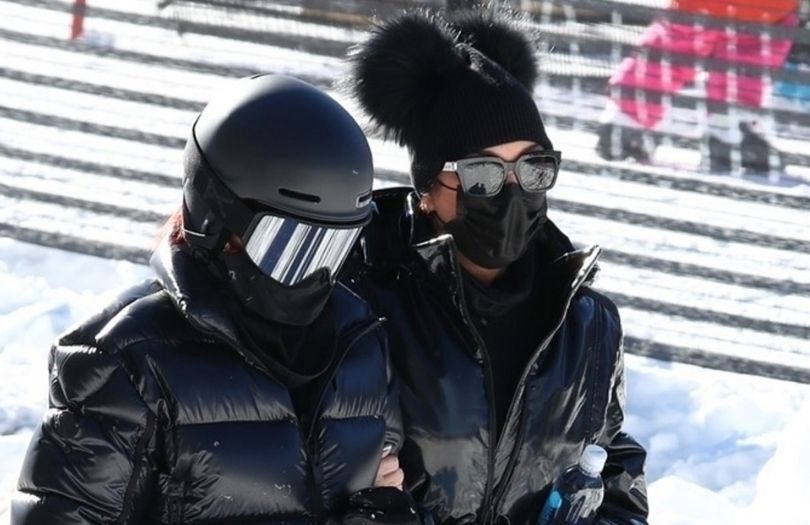Kylie Jenner uczy Stormi jazdy na nartach podczas rodzinnego wypadu do Aspen