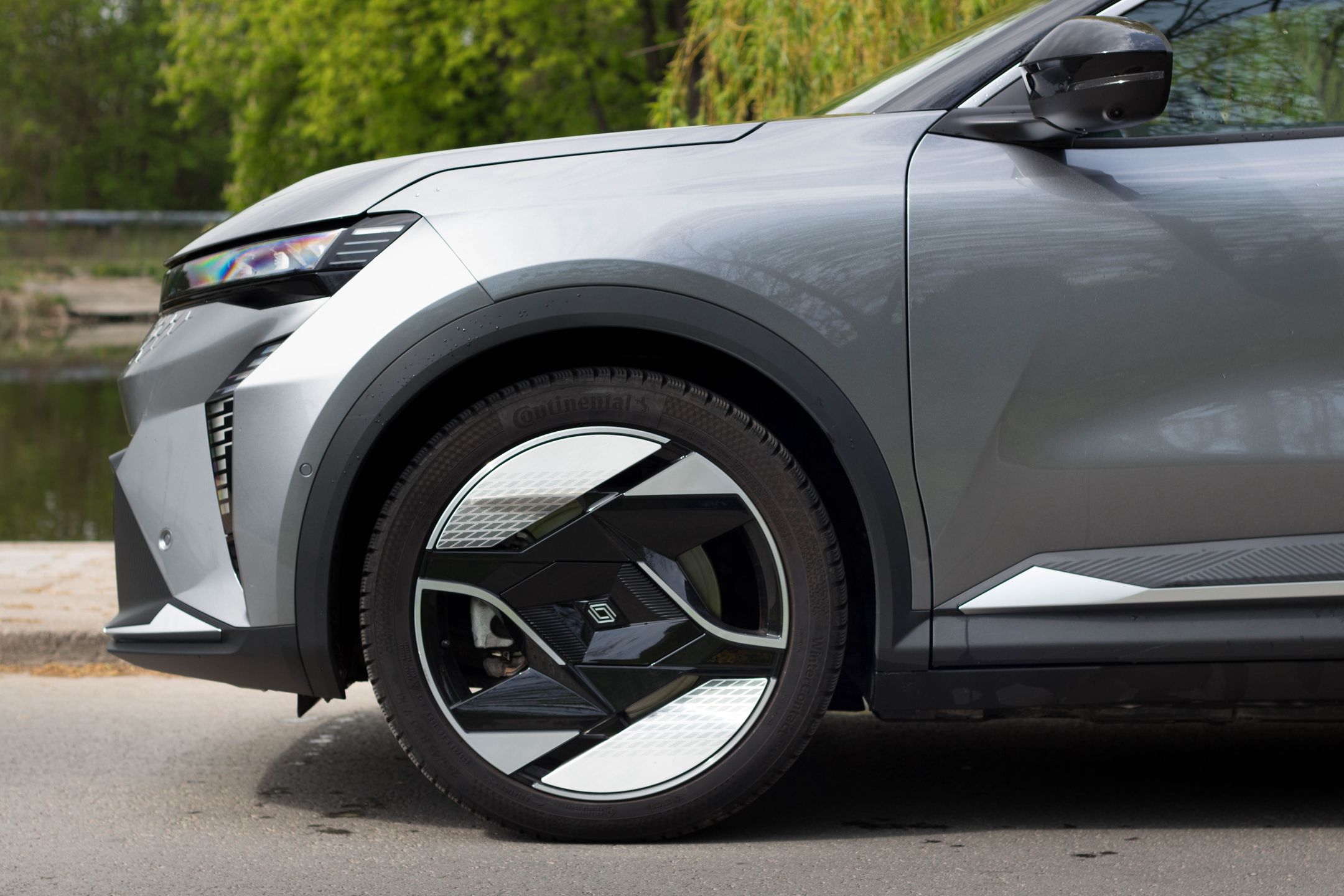 Renault Scenic E-Tech iconic long range