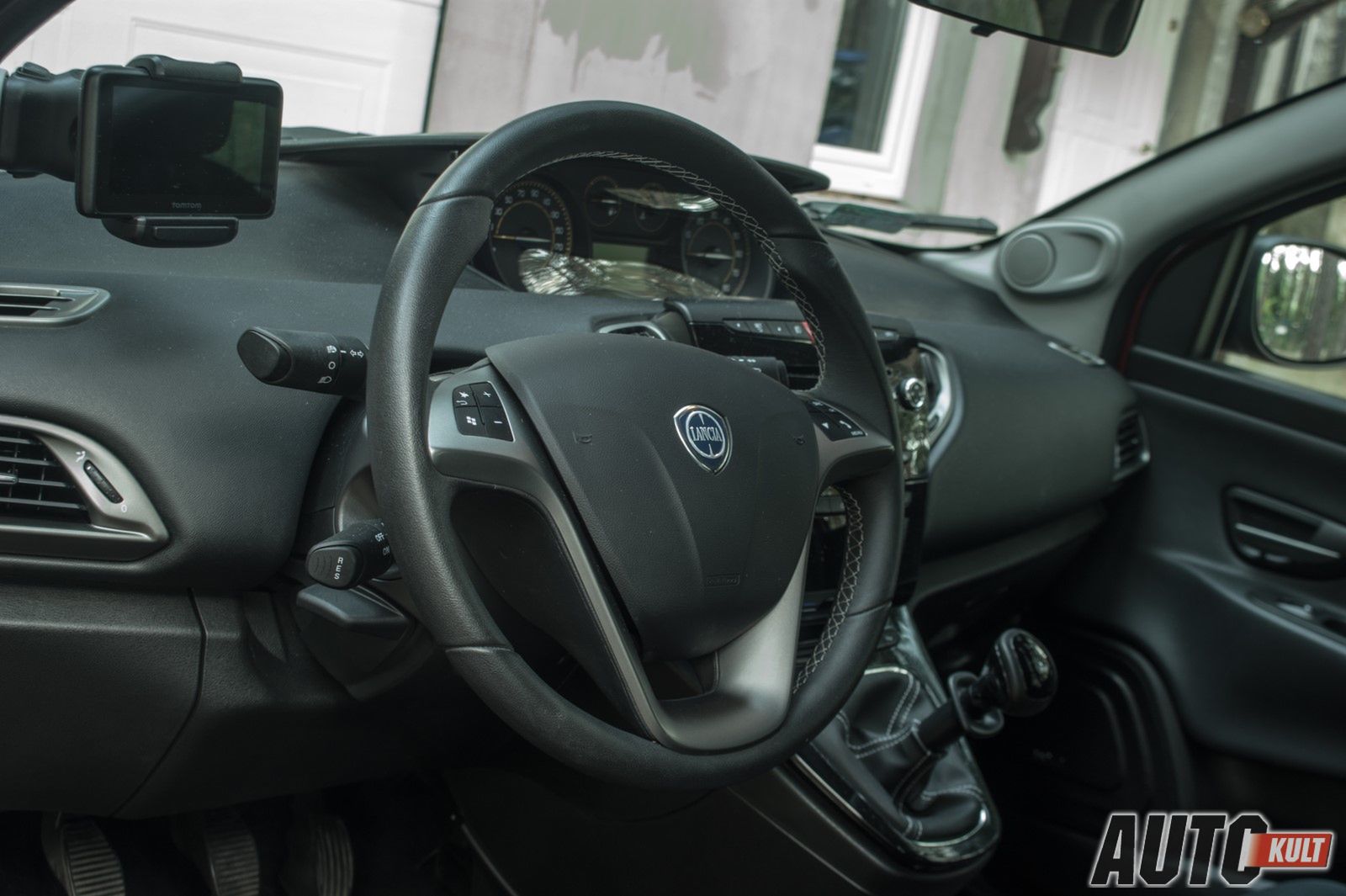 Lancia Ypsilon S 1,2 Momo Design - test [galeria] 7