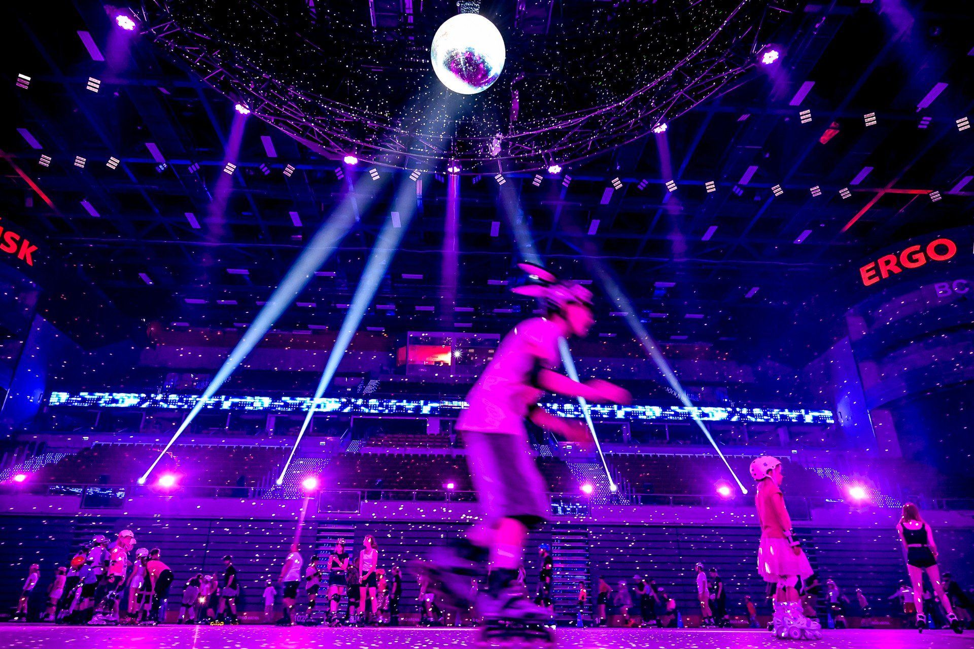 17.08.2025 SOPOT hala widowiskowo - sportowa ergo arena. rolkodisco w ramach obchodow 15-lecia dzialalnosci hali FOT. PRZEMEK SWIDERSKI / POLSKA PRESS / DZIENNIK BALTYCKI
