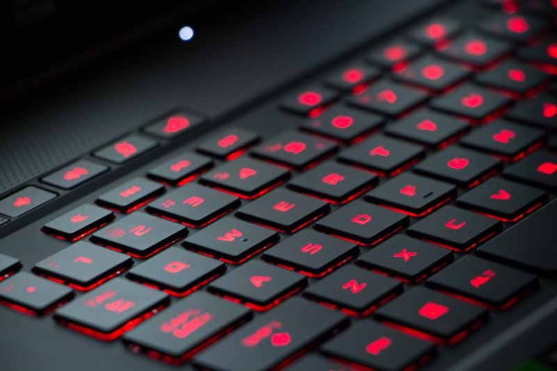 Asus ROG Zephyrus S GX502GV klawiatura