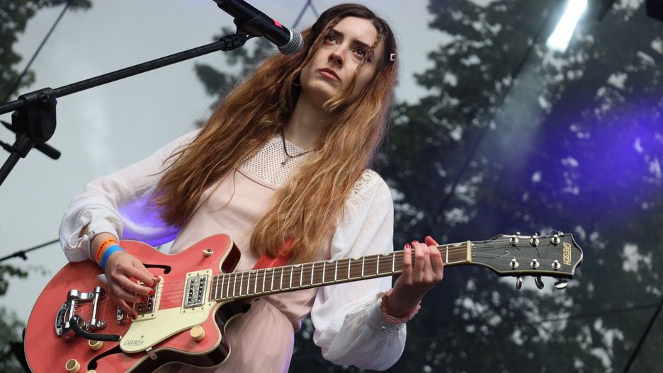 Lulu Suicide to wesoło-smutne trio z Poznania. Zespól łączy shoegaze, grunge, dream pop i melancholię