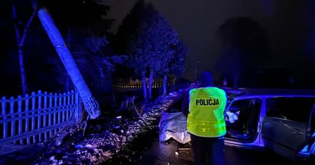 Pijany wjechał w słup. Odciął mieszkańcom prąd