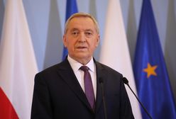 Polityk PiS pytany o obowiązek szczepień. "Nie siłą przez policję"