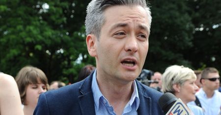 Nowy pomysł radnych PiS: chcą OBNIŻYĆ PENSJĘ BIEDRONIA. "Promuje przede wszystkim siebie"