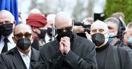 Gorzkie słowa syna Krzysztofa Krawczyka. Powiedział, jak potraktowano go na pogrzebie ojca