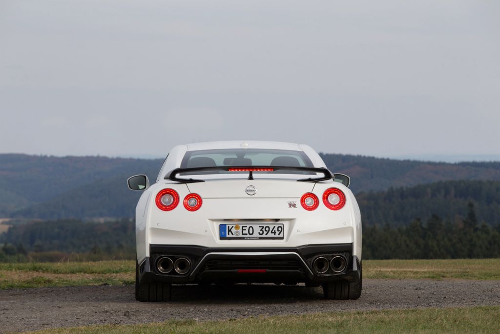 Nissan GT-R 3