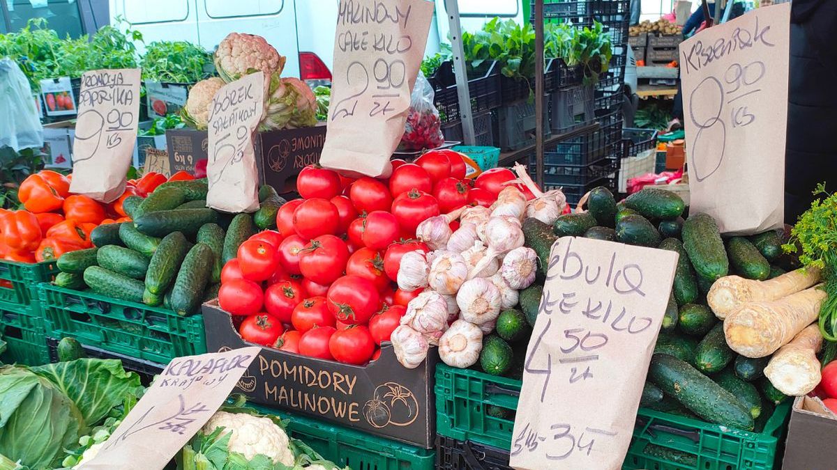 Warszawiacy skarżą się na sprzedawców jednego z bazarków