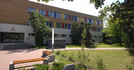 Warszawa. Uczeń w szkole na Bródnie z koronawirusem