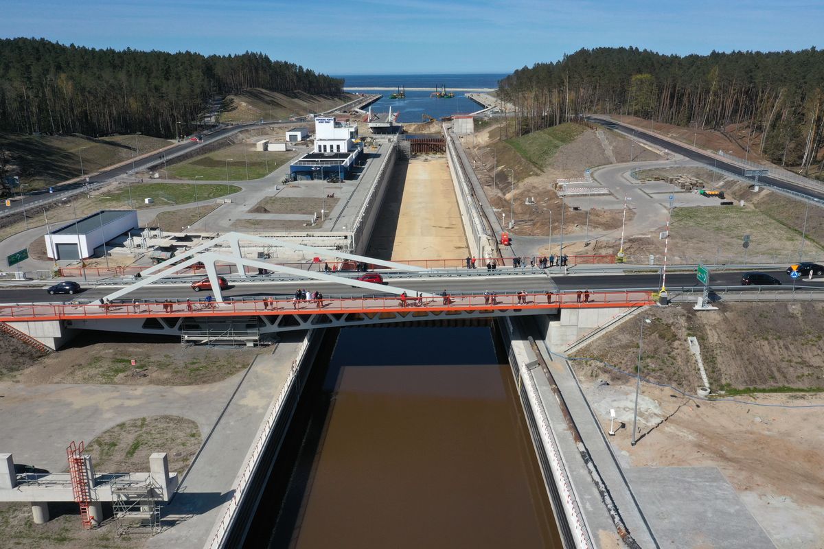 Budowa kanału żeglugowego łączącego Zatok Gdańską z Zalewem Wiślanym. Zdaniem NIK podczas realizacji tego projektu mogło dojść do popełnienia przestępstw